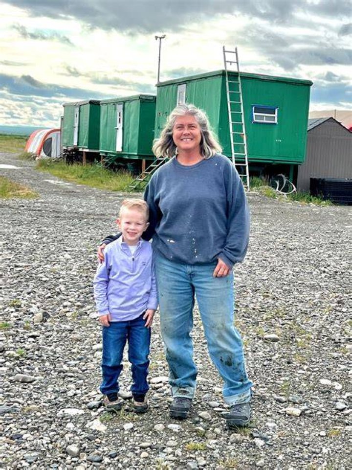 Does Sue own kavik River Camp?