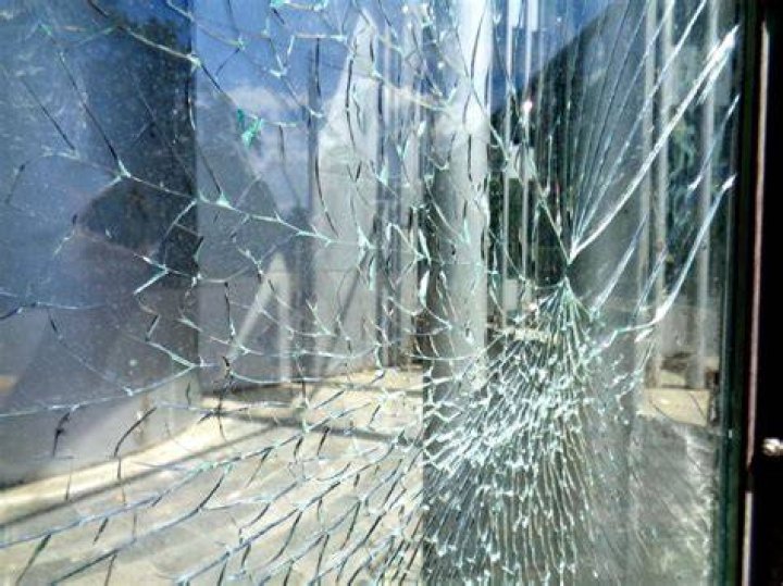 Does tempered glass ruin your screen?