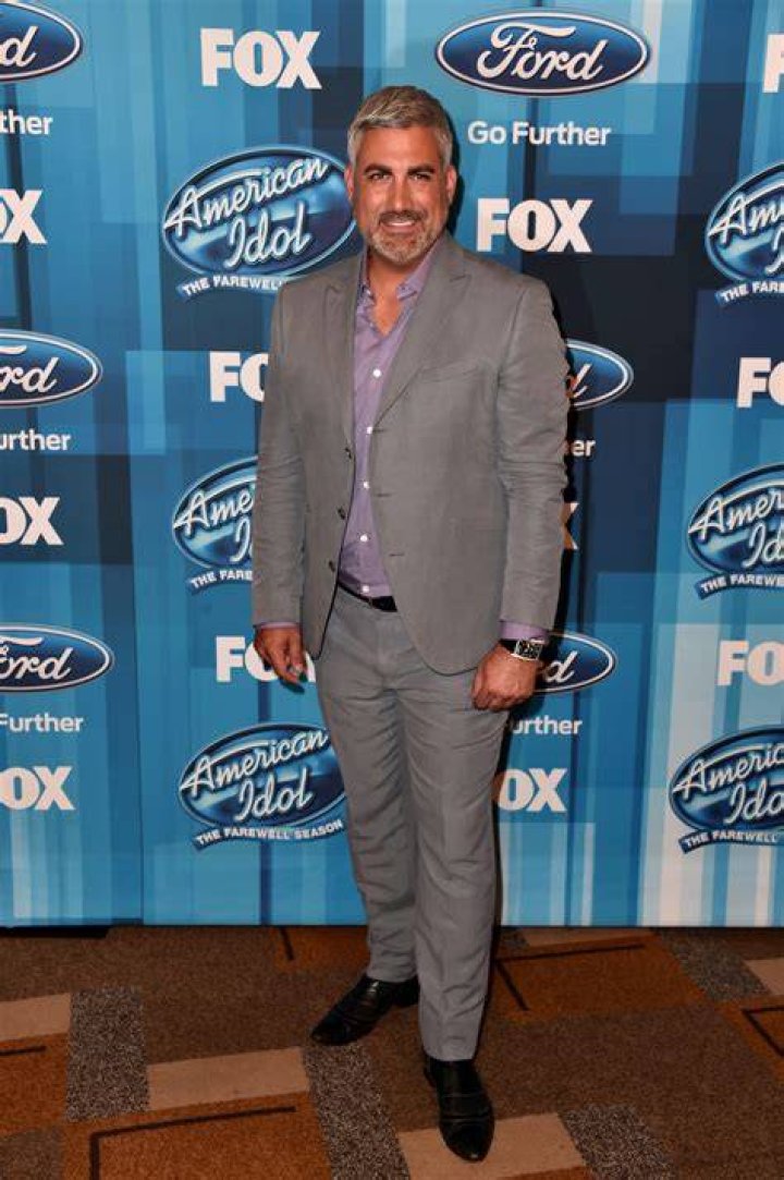 How Much Is Taylor Hicks Worth