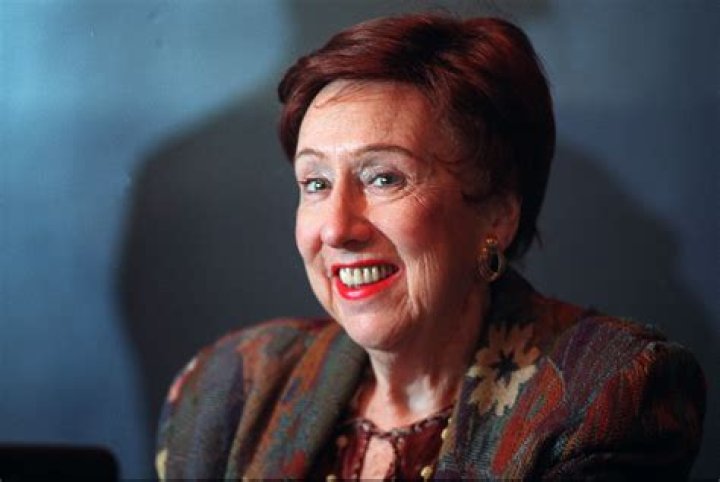 Jean Stapleton Net Worth  - Pulptastic