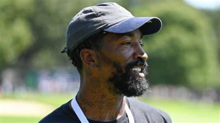 JR Smith Explains Hurley Tweet