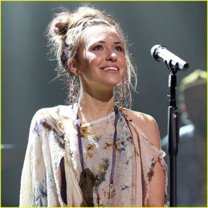 Lauren Daigle Net Worth: How Much Does She Make?