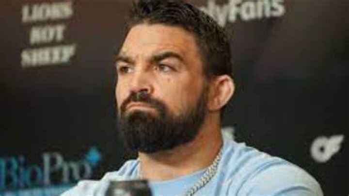 Mike Perry Net Worth  - Pulptastic