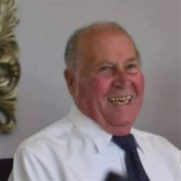 Raymond Hands