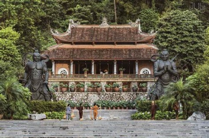 Researching the Vietnamese pagodas in Poland | en/counter/points