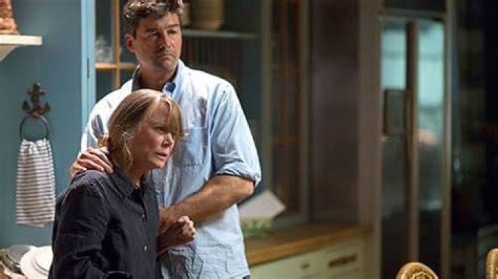 S03:E10: Part 33 - Bloodline [V]