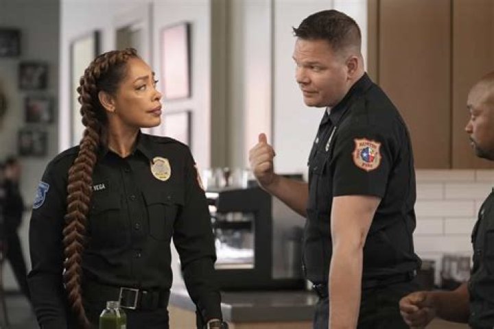 S04.E16: A House Divided - 9-1-1: Lone Star
